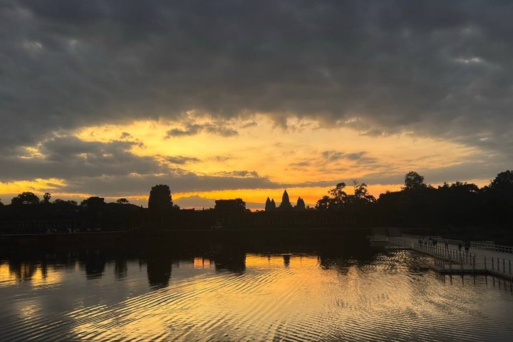 Lever de soleil sur le complexe emblématique du temple d'Angkor Wat à Siem Reap, Cambodge, photo 11 | wizardtrip