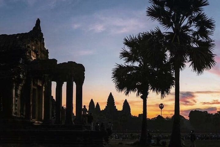 Lever de soleil sur le complexe emblématique du temple d'Angkor Wat à Siem Reap, Cambodge, photo 14 | wizardtrip