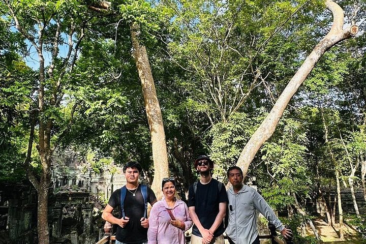 Explore templos camboyanos remotos como Koh Ker y Beng Mealea en un tour guiado de día completo desde Siem Reap, foto 6 | wizardtrip
