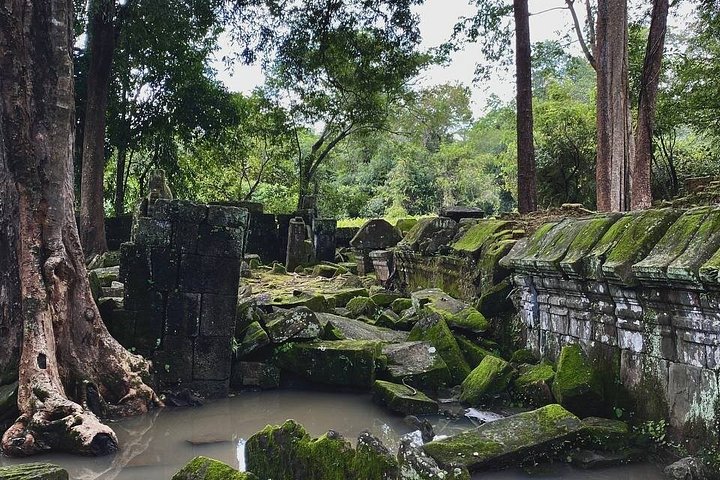 Explore templos camboyanos remotos como Koh Ker y Beng Mealea en un tour guiado de día completo desde Siem Reap, foto 8 | wizardtrip