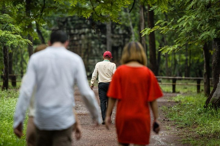 Explore templos camboyanos remotos como Koh Ker y Beng Mealea en un tour guiado de día completo desde Siem Reap, foto 18 | wizardtrip