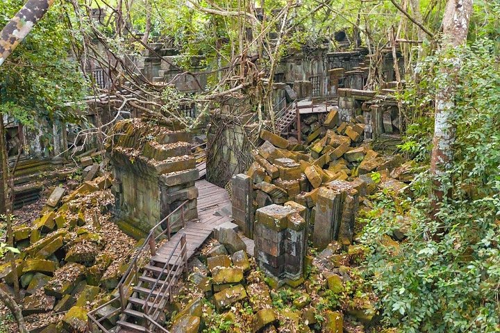 Explore templos camboyanos remotos como Koh Ker y Beng Mealea en un tour guiado de día completo desde Siem Reap, foto 29 | wizardtrip