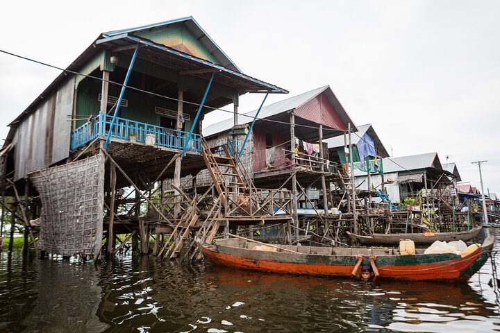 シェムリアップのコンポン・プルック水上村ツアー、トンレサップ湖の水上に建つ家々と地元の人々の生活を紹介、写真16 | wizardtrip