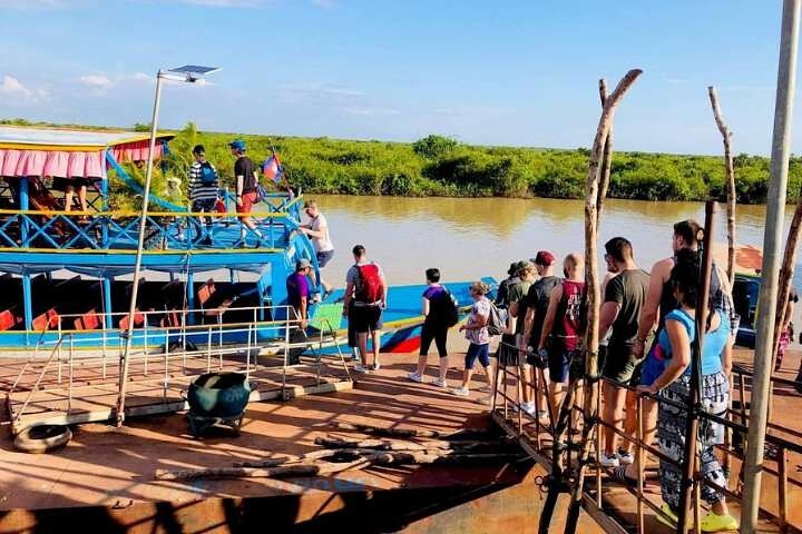 シェムリアップのコンポン・プルック水上村ツアー、トンレサップ湖の水上に建つ家々と地元の人々の生活を紹介、写真28 | wizardtrip