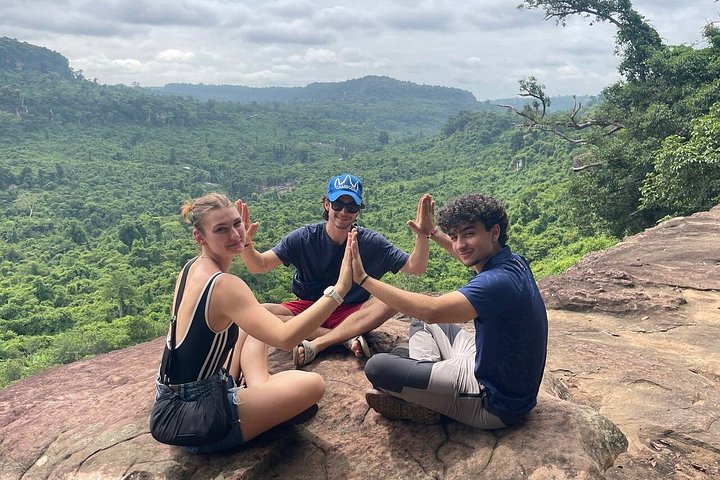 Heldagstur till Phnom Kulen nationalpark, Kambodja, med vattenfall, lingas och Buddhastatyer, foto 7 | wizardtrip
