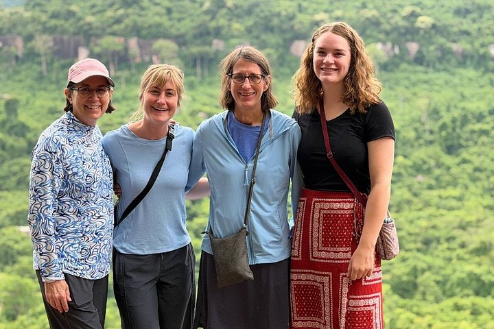 Heldagstur till Phnom Kulen nationalpark, Kambodja, med vattenfall, lingas och Buddhastatyer, foto 9 | wizardtrip