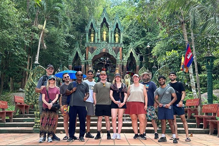 Heldagstur till Phnom Kulen nationalpark, Kambodja, med vattenfall, lingas och Buddhastatyer, foto 18 | wizardtrip