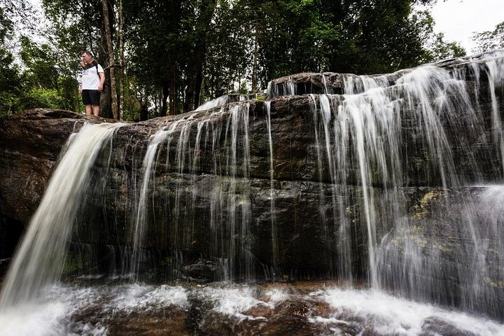 Heldagstur till Phnom Kulen nationalpark, Kambodja, med vattenfall, lingas och Buddhastatyer, foto 23 | wizardtrip