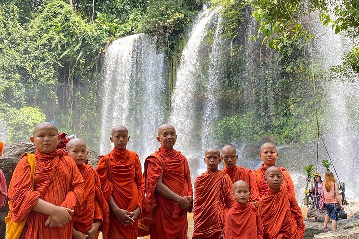 Heldagstur till Phnom Kulen nationalpark, Kambodja, med vattenfall, lingas och Buddhastatyer, foto 25 | wizardtrip