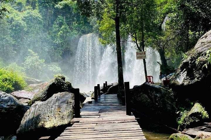 Heldagstur till Phnom Kulen nationalpark, Kambodja, med vattenfall, lingas och Buddhastatyer, foto 28 | wizardtrip