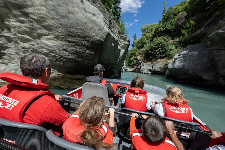 Opplev spenningen med Shotover Jet-RIB-båtturen gjennom Queenstowns fantastiske canyons, foto 9 | wizardtrip
