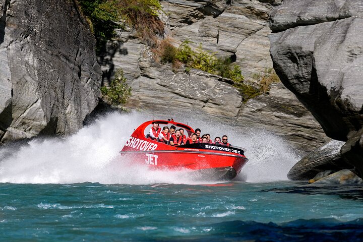 Opplev spenningen med Shotover Jet-RIB-båtturen gjennom Queenstowns fantastiske canyons, foto 10 | wizardtrip