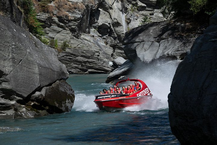 Opplev spenningen med Shotover Jet-RIB-båtturen gjennom Queenstowns fantastiske canyons, foto 15 | wizardtrip