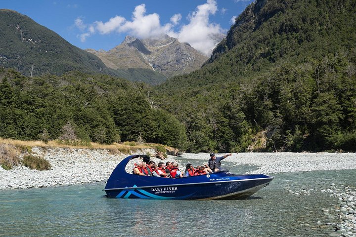Jetboat die de gevlochten rivieren van Nationaal Park Mt Aspiring, Nieuw-Zeeland, bevaart, foto 6 | wizardtrip