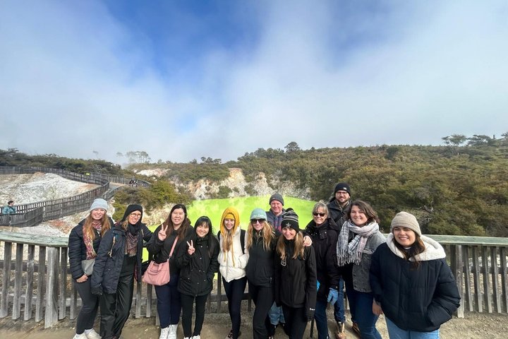 Rotorua Highlights: Wai-O-Tapu, Lunch & 5 Experience Choices | wizardtrip