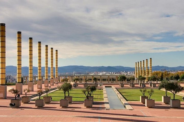 Liten gruppetur av Barcelonas høydepunkter, inkludert Sagrada Familia og Montjuic, foto 11 | wizardtrip