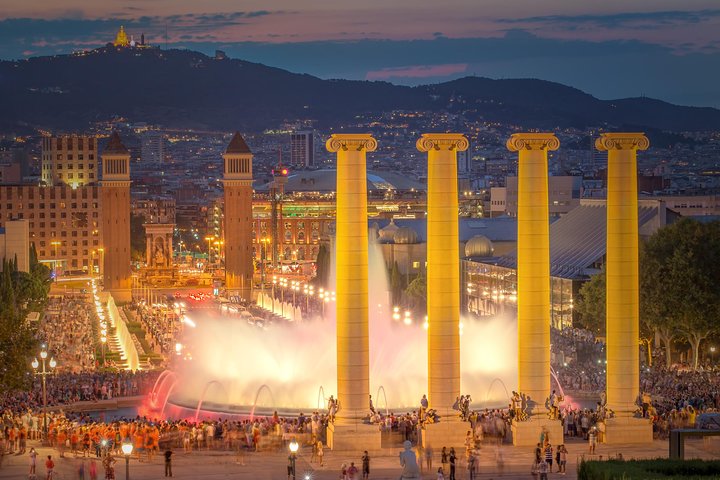 Liten gruppetur av Barcelonas høydepunkter, inkludert Sagrada Familia og Montjuic, foto 12 | wizardtrip