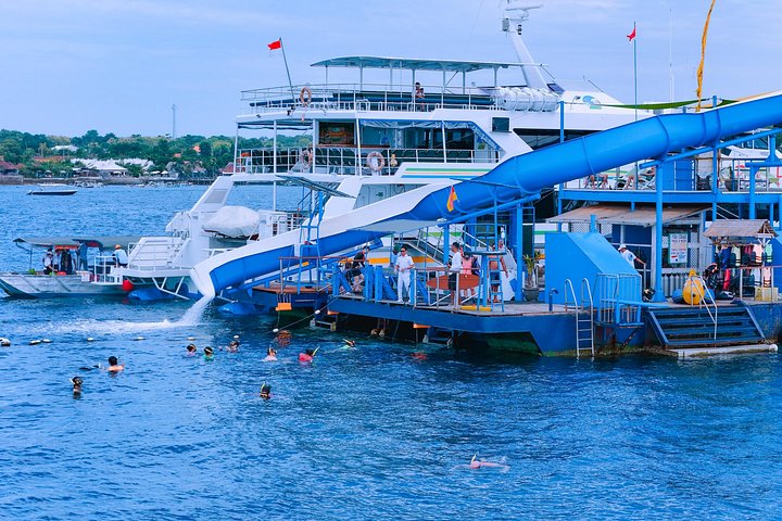 Desfrute de um dia de desportos aquáticos e snorkel num cruzeiro para Nusa Lembongan a partir de Bali, foto 7 | wizardtrip