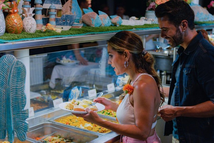 Sunset dinner cruise in Bali with live entertainment and buffet, photo 10 | wizardtrip