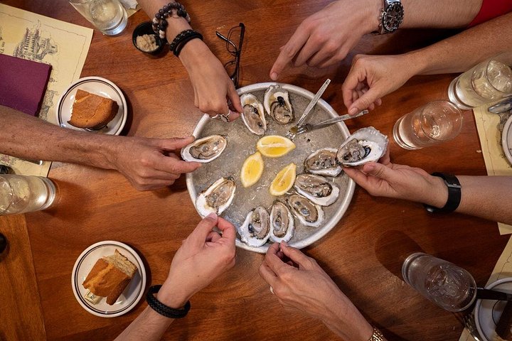 Tour de mariscos de Boston explorando el histórico Fish Pier y el Seaport District, foto 12 | wizardtrip