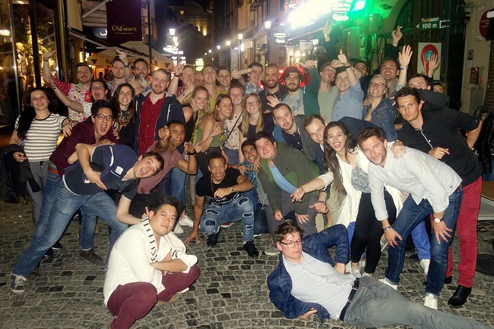 Découvrez la vie nocturne de Bucarest lors d'un pub crawl guidé dans le Vieux Bucarest, visitant plusieurs bars et clubs, photo 7 | wizardtrip