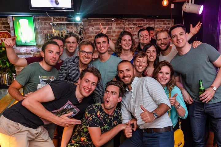 Découvrez la vie nocturne de Bucarest lors d'un pub crawl guidé dans le Vieux Bucarest, visitant plusieurs bars et clubs, photo 8 | wizardtrip