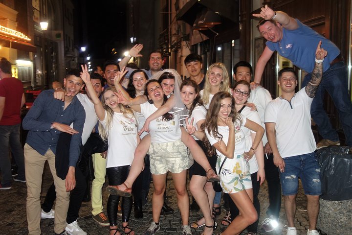 Découvrez la vie nocturne de Bucarest lors d'un pub crawl guidé dans le Vieux Bucarest, visitant plusieurs bars et clubs, photo 10 | wizardtrip