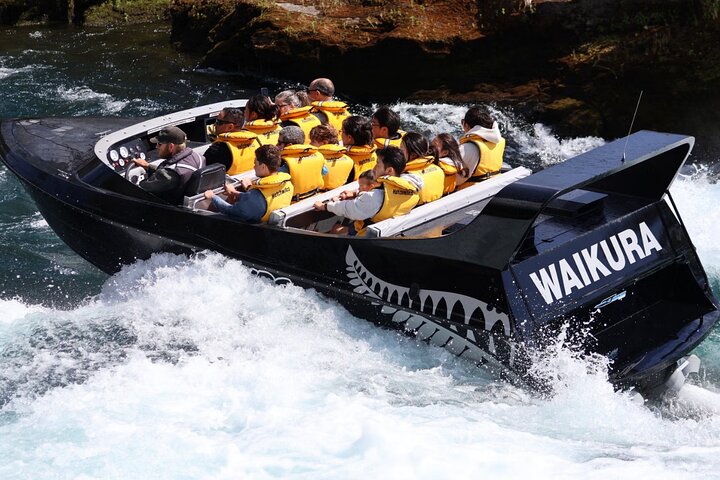 Experience a thrilling jet boat ride on the Waikato River near Taupo, New Zealand, photo 13 | wizardtrip