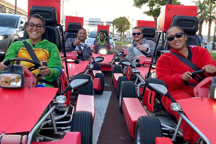 Straat-go-kart tour in Osaka, Japan, met verklede bestuurders die beroemde wijken verkennen, foto 10 | wizardtrip