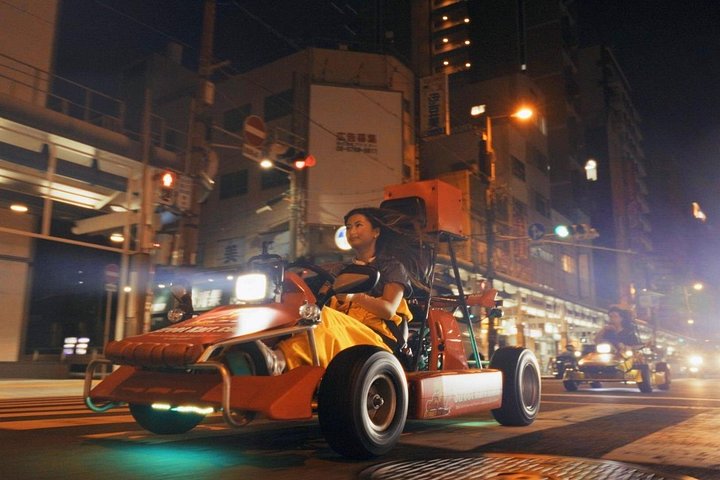 Straat-go-kart tour in Osaka, Japan, met verklede bestuurders die beroemde wijken verkennen, foto 11 | wizardtrip