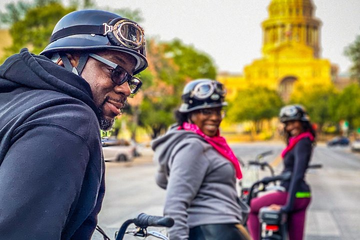 Explorez les rues et les monuments animés d'Austin lors d'une visite amusante en vélo électrique avec YourBikerGang, photo 6 | wizardtrip