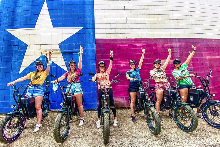 Explorez les rues et les monuments animés d'Austin lors d'une visite amusante en vélo électrique avec YourBikerGang, photo 9 | wizardtrip