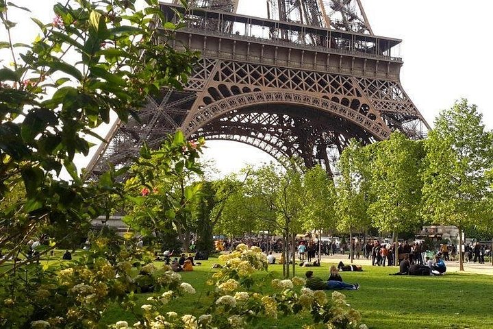 Tour privado personalizado de marcos de Paris como a Torre Eiffel e Notre Dame com um guia local, foto 10 | wizardtrip