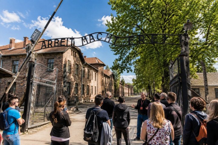 Auschwitz-Birkenau Memorial and Museum Tour from Krakow | wizardtrip