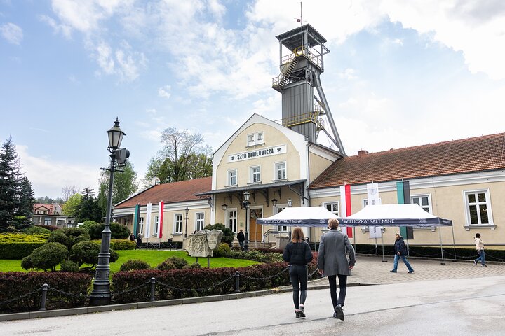 Explore the Wieliczka Salt Mine near Krakow, featuring underground chapels and salt sculptures, photo 22 | wizardtrip