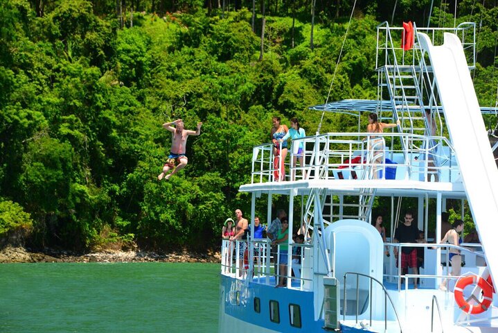 Katamaran-Segelabenteuer entlang der Küste des Manuel Antonio Nationalparks, Costa Rica, Foto 10 | wizardtrip