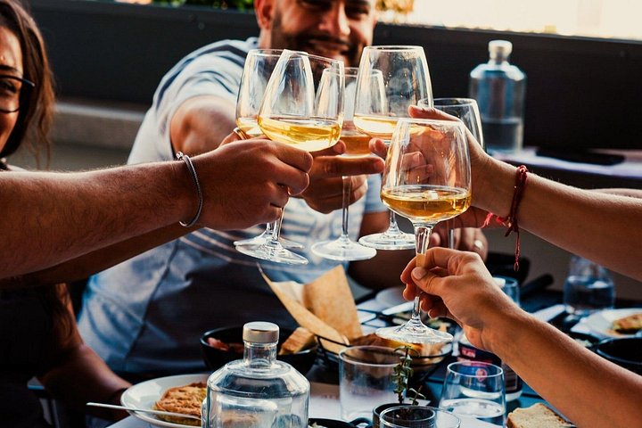 Praktischer griechischer Kochkurs in Athen mit Abendessen auf der Dachterrasse und Blick auf die Akropolis, Foto 19 | wizardtrip