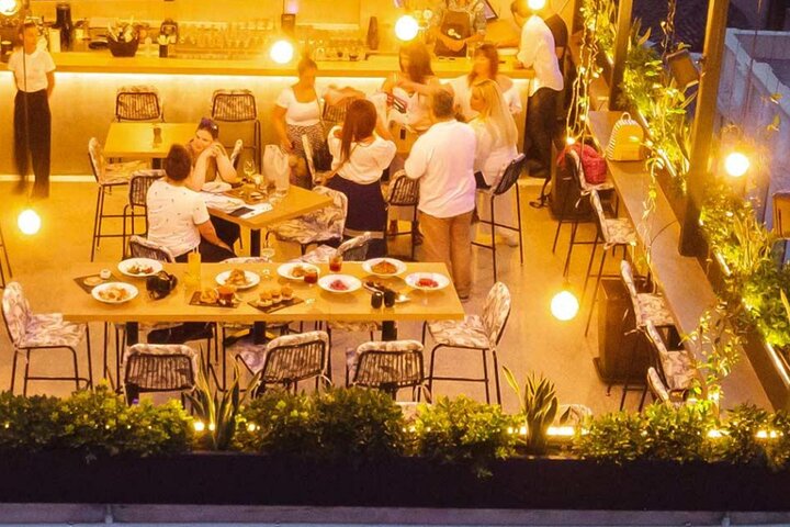 Praktischer griechischer Kochkurs in Athen mit Abendessen auf der Dachterrasse und Blick auf die Akropolis, Foto 20 | wizardtrip