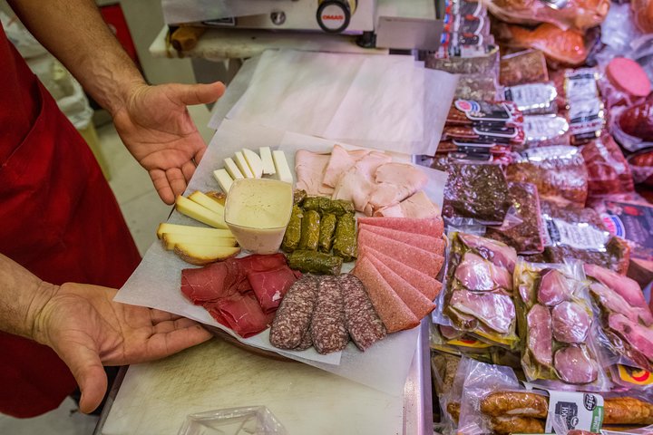 Un circuit gastronomique guidé à travers les marchés et les quartiers d'Athènes, présentant les spécialités locales et la culture, photo 14 | wizardtrip