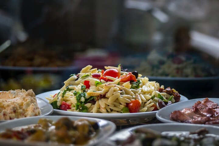 Un circuit gastronomique guidé à travers les marchés et les quartiers d'Athènes, présentant les spécialités locales et la culture, photo 38 | wizardtrip