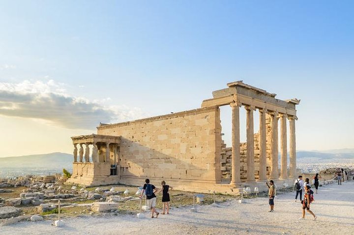 Passeio guiado a pé pela Acrópole e Parthenon em Atenas, Grécia, exibindo monumentos antigos, foto 6 | wizardtrip