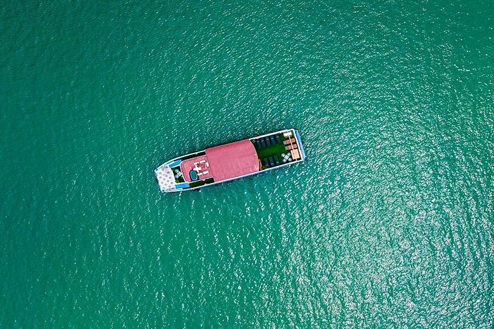 Croisière d'une journée complète dans la baie d'Ha Long, Vietnam, avec kayak, baignade et exploration de grottes, photo 12 | wizardtrip