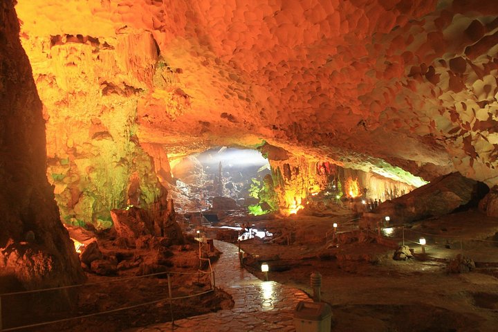 Croisière d'une journée complète dans la baie d'Ha Long, Vietnam, avec kayak, baignade et exploration de grottes, photo 20 | wizardtrip