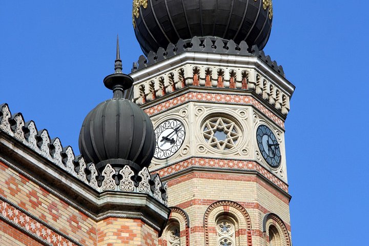 Gåtur, der udforsker Budapests historiske jødiske kvarter, inklusive synagoger og mindesmærker, foto 11 | wizardtrip