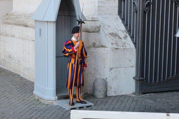 Vatican City tour including St. Peter's Basilica dome climb and Sistine Chapel, photo 13 | wizardtrip