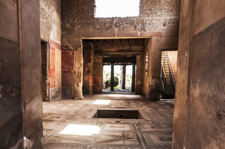 Guided tour of Pompeii ruins with wine tasting and lunch, traveling by high-speed train from Rome, photo 14 | wizardtrip