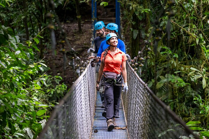 Aventura de tirolesa sobre a Cachoeira La Fortuna e o Vulcão Arenal na Costa Rica, foto 6 | wizardtrip