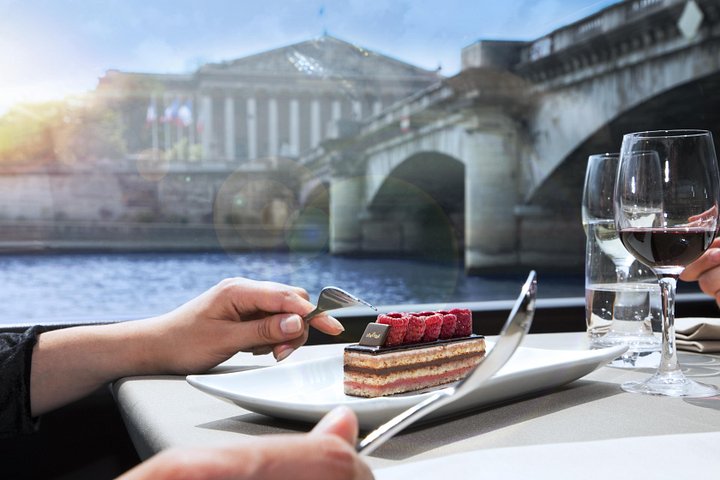 Gourmet frokostcruise på Seinen i Paris med udsigt over Eiffeltårnet, foto 8 | wizardtrip