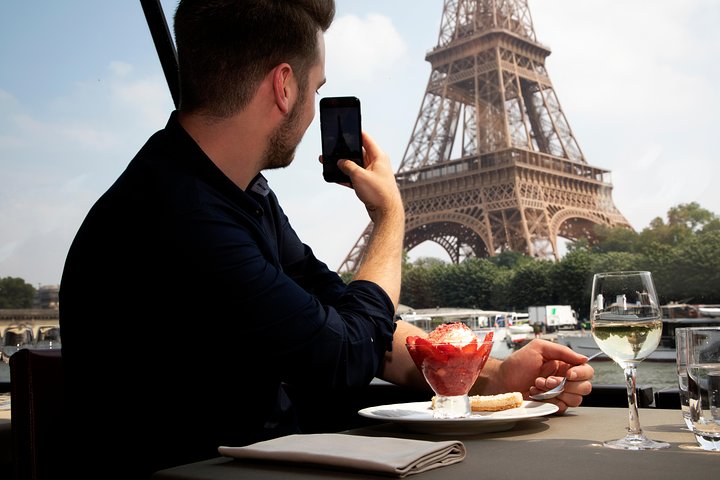 Gourmet frokostcruise på Seinen i Paris med udsigt over Eiffeltårnet, foto 10 | wizardtrip