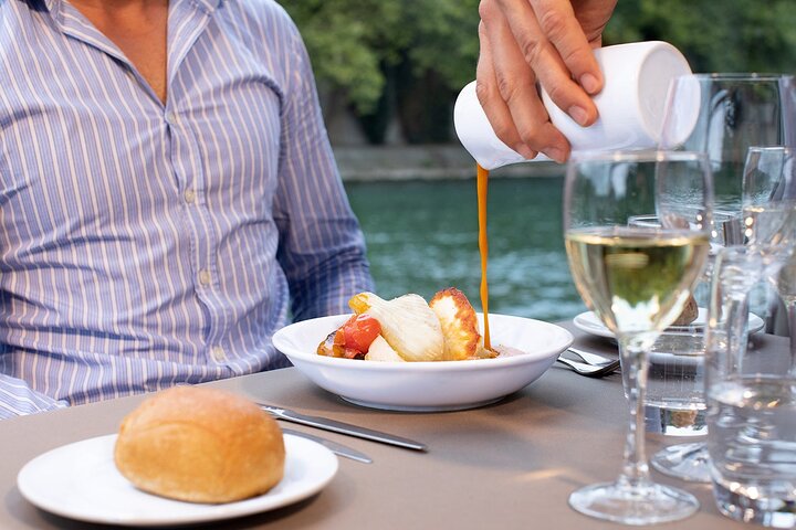 Gourmet frokostcruise på Seinen i Paris med udsigt over Eiffeltårnet, foto 11 | wizardtrip